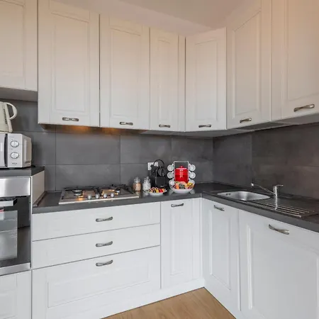 Omodeo, 19 - Ampio E Panoramico מילאנו